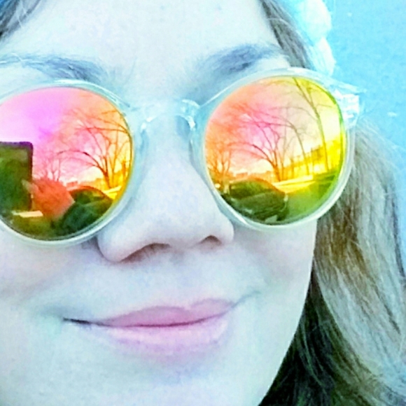 Meet your Posher, Laura - Picture 15 of 16